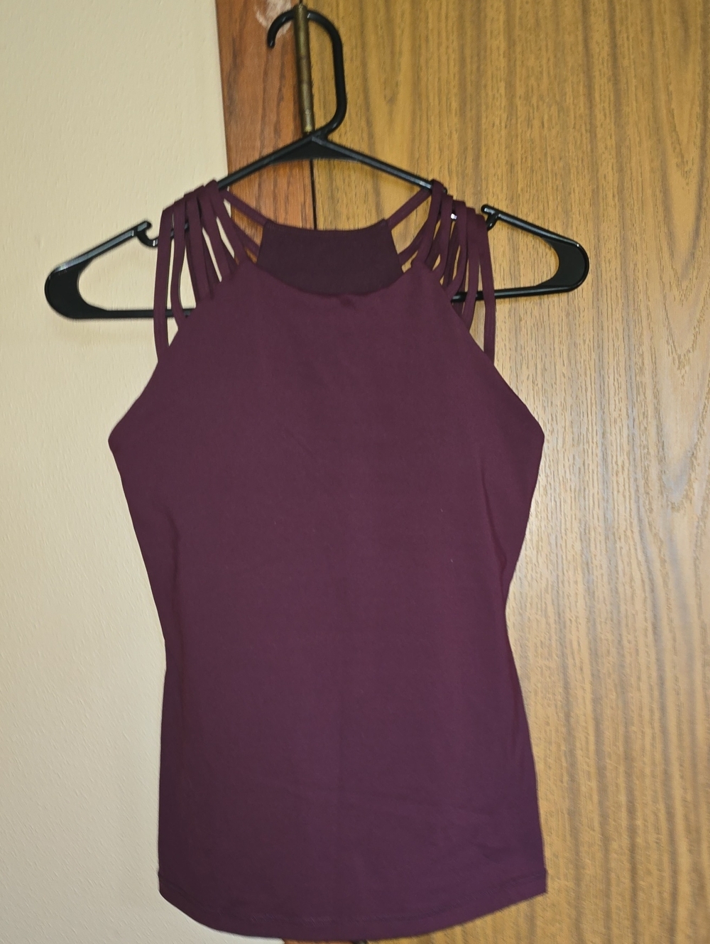 Women's High-Neck Strappy Tank Top - Plum